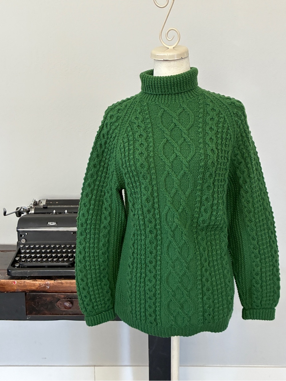 Vintage Carbery Irish Green Knit Cardigan Sweater - Size Medium